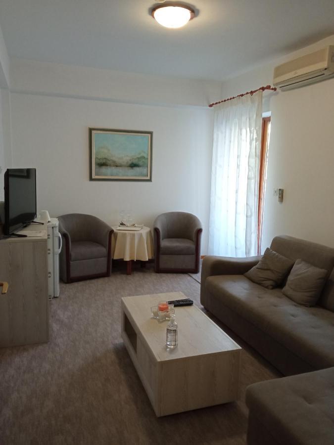 Hotel Vojvodina Igalo Buitenkant foto