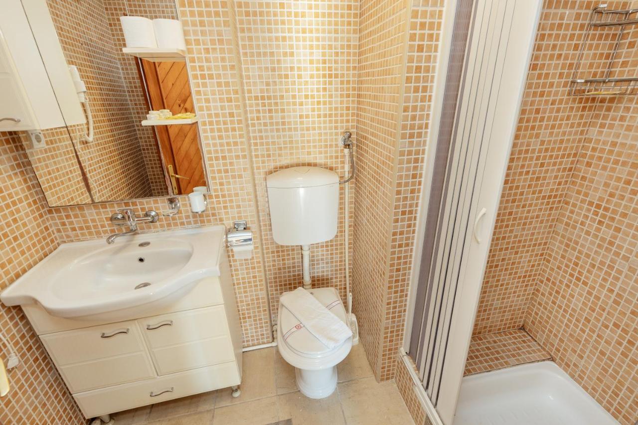 Hotel Vojvodina Igalo Buitenkant foto