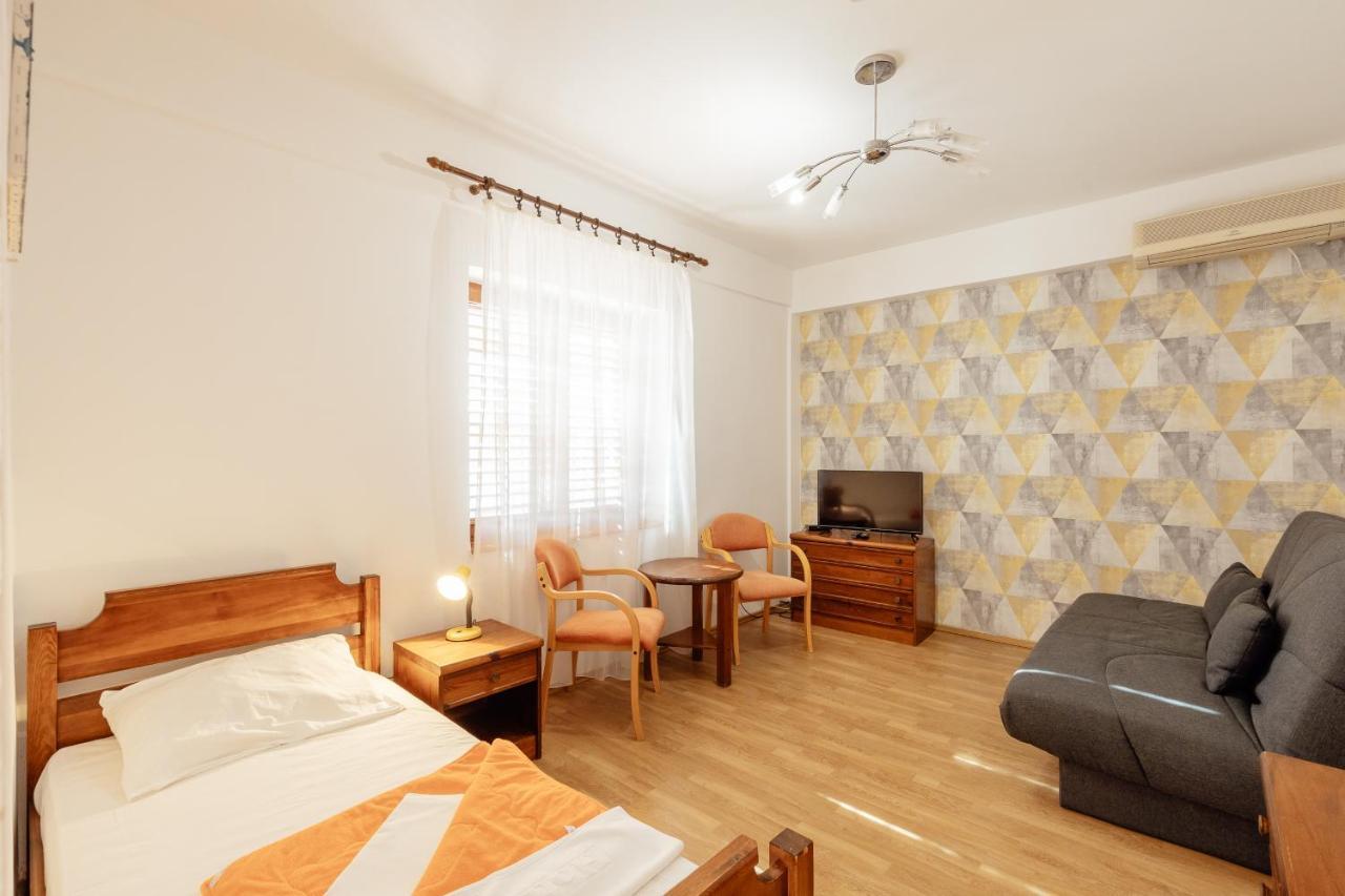 Hotel Vojvodina Igalo Buitenkant foto